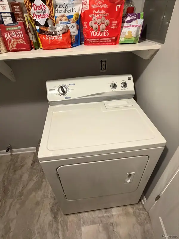 47 Rosebud LN, Mt. Clemens, MI 48043