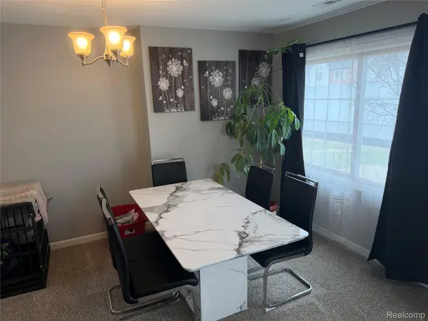 47 Rosebud LN, Mt. Clemens, MI 48043