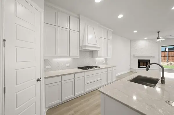 1417 Ripple Glass Boulevard, Midlothian, TX 76065