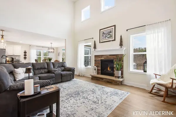 13783 Harrington LNDG, Holland Twp, MI 49424