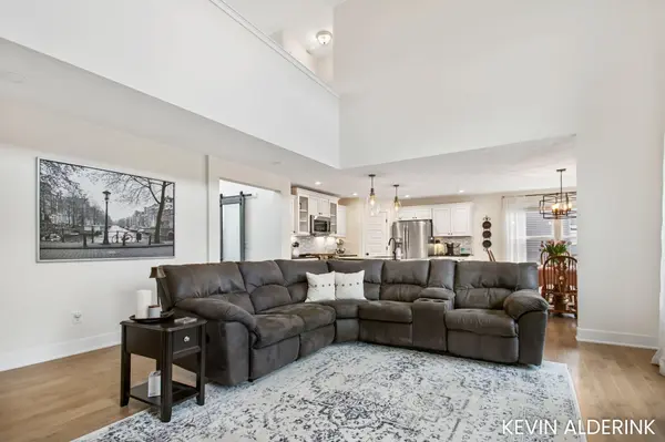 13783 Harrington LNDG, Holland Twp, MI 49424