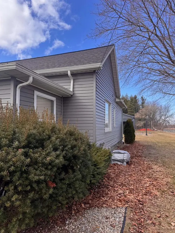 1121 W Midland RD, Monitor Twp, MI 48706