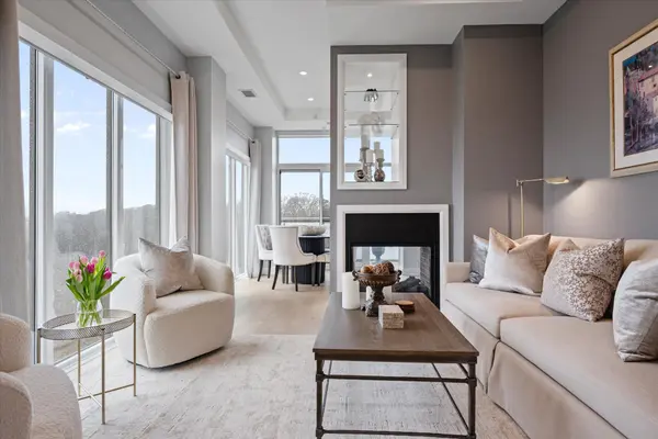 580 Kingston RD #601, Toronto E02, ON M4P 1P9