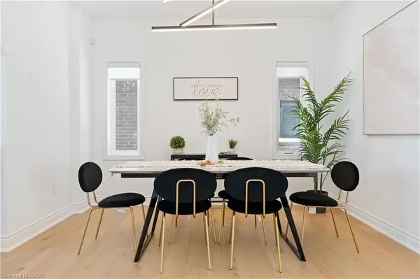 66 Cesar PL, Hamilton, ON L9G 0G3