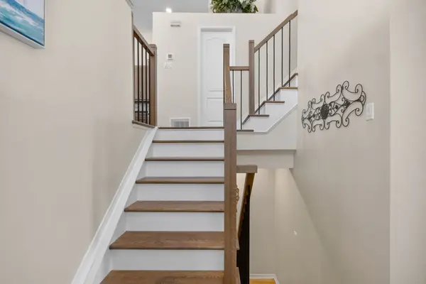 124 Macassa CIR, Kanata, ON K2T 1J9