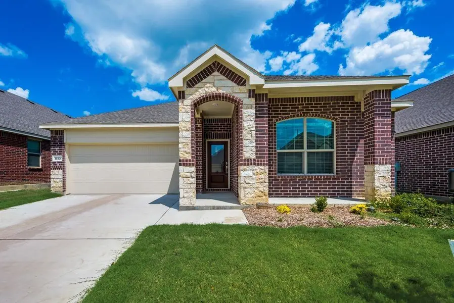 1833 Lake Grove Drive, Little Elm, TX 75068