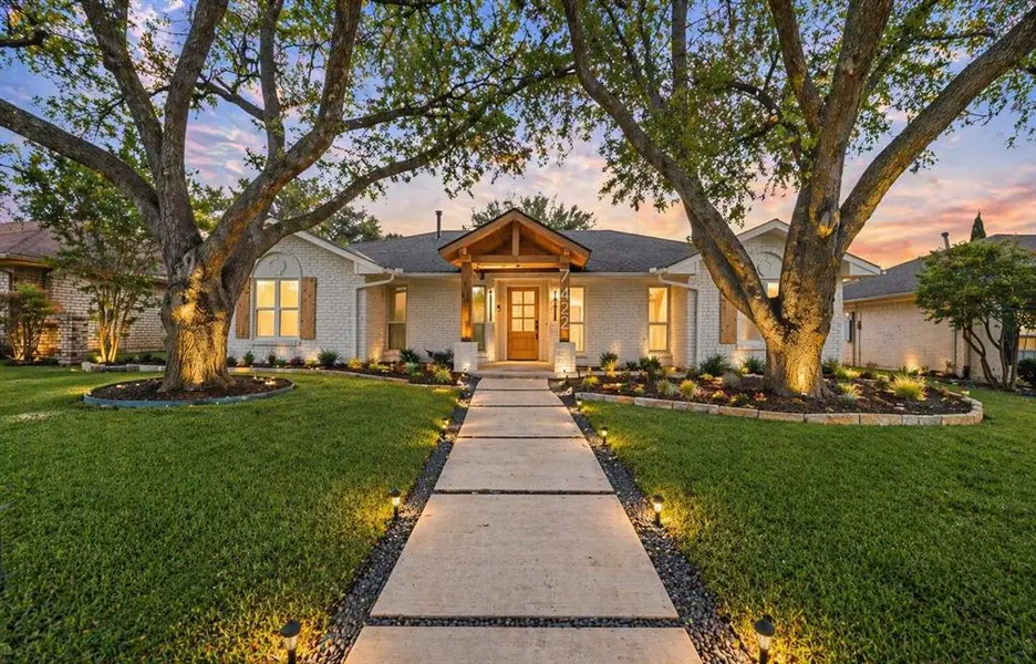 7422 Foxworth Drive, Dallas, TX 75248