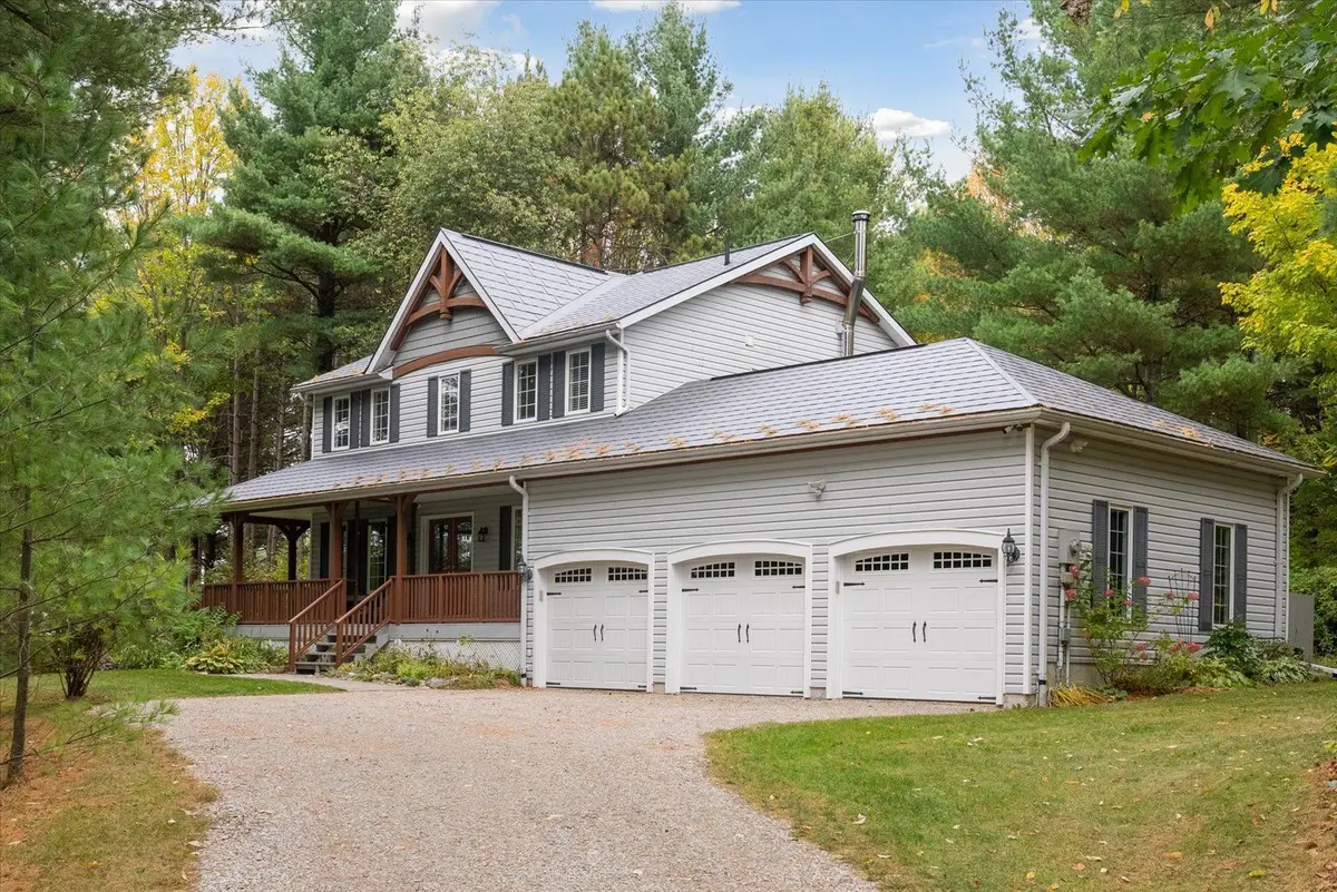 29 Robert BLVD, Springwater, ON L0L 1V0