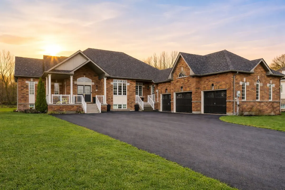 10 Basswood DR, Wasaga Beach, ON L9Z 0A9