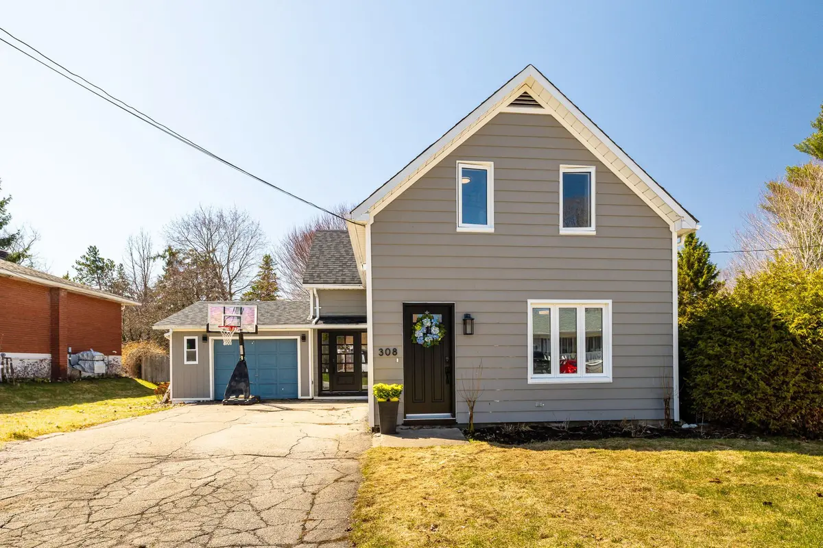 308 St George ST, Mississippi Mills, ON K0A 1A0