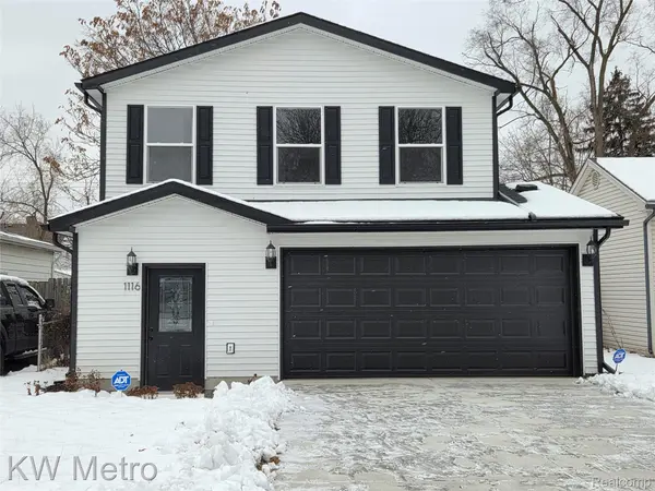 1116 E HAYES AVE, Hazel Park, MI 48030