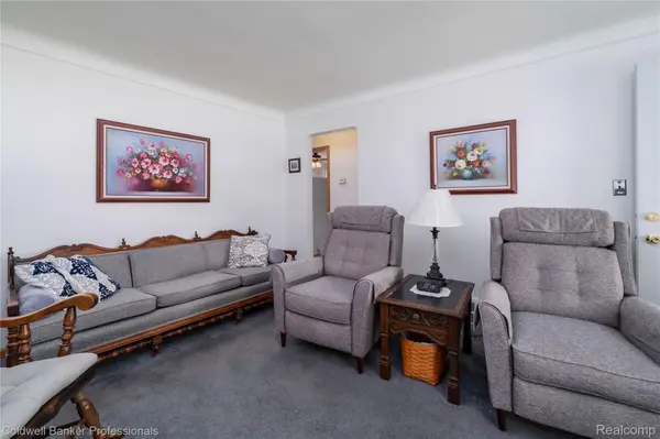 3313 Hollywood ST, Dearborn, MI 48124