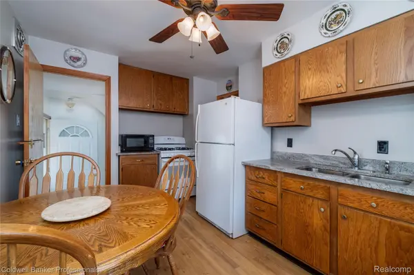 3313 Hollywood ST, Dearborn, MI 48124