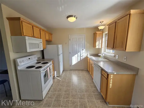 500 Romeo RD #122, Rochester, MI 48307