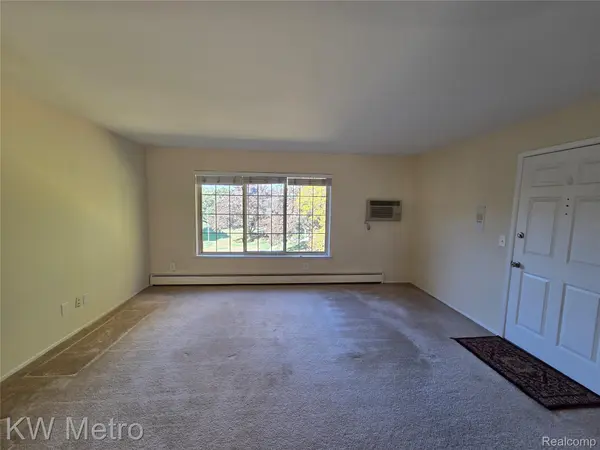 500 Romeo RD #122, Rochester, MI 48307