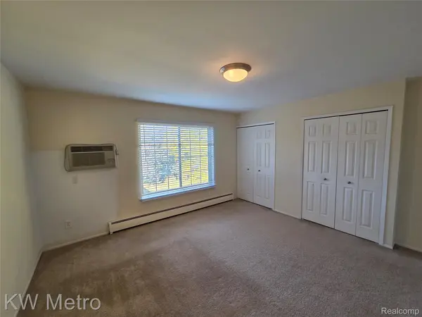 500 Romeo RD #122, Rochester, MI 48307