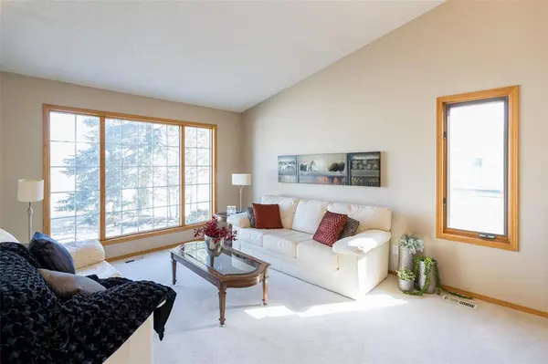 118 Portwood RD, Winnipeg, MB R3Y 1N2