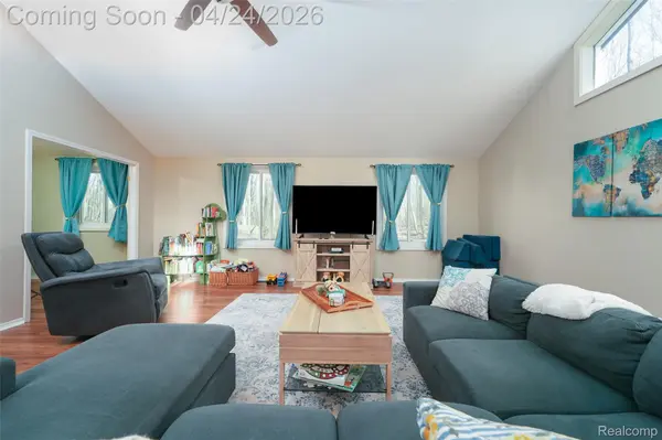 9820 Oakhurst RD, Holly Township, MI 48442