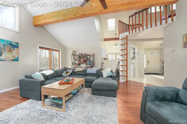 9820 Oakhurst RD, Holly Township, MI 48442