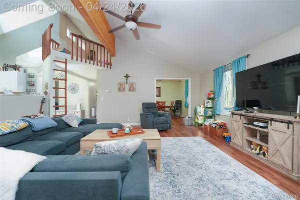 9820 Oakhurst RD, Holly Township, MI 48442