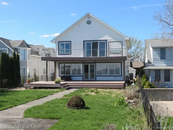 4583 Allen Cove RD, Luna Pier, MI 48157