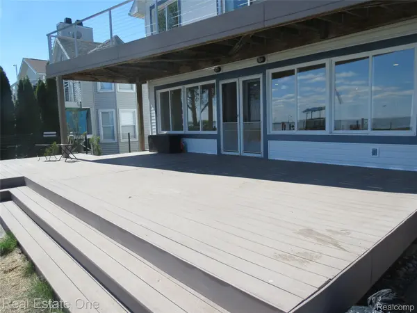 4583 Allen Cove RD, Luna Pier, MI 48157