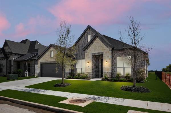 387 Paddle Boat Drive, Granbury, TX 76049