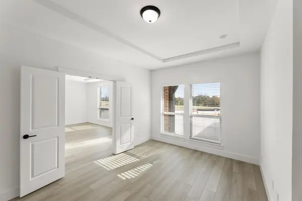 1107 Willow Lake Drive, Desoto, TX 75115