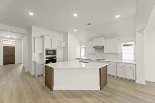 1404 Elle Lane, Aubrey, TX 76227