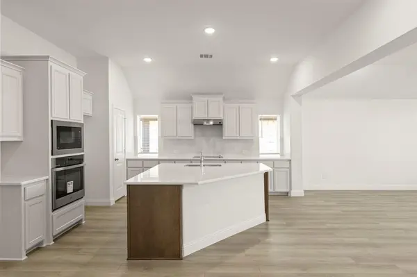 1404 Elle Lane, Aubrey, TX 76227