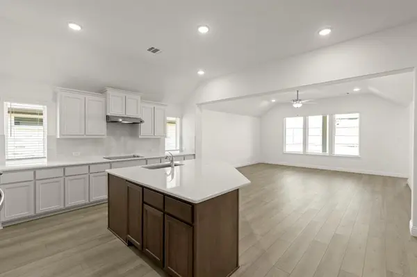 1404 Elle Lane, Aubrey, TX 76227