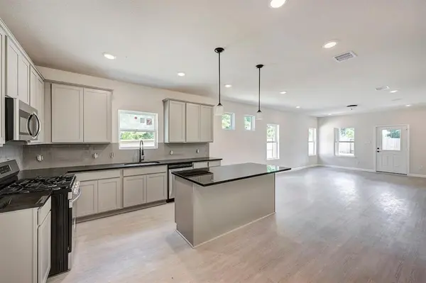 1233 Anderson Drive, Trenton, TX 75490