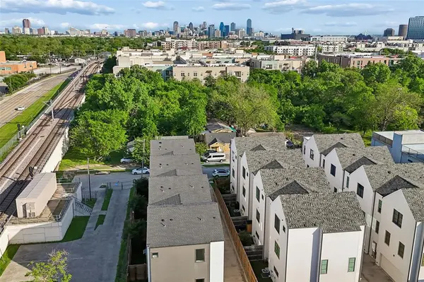 2715 Kimsey Drive #102, Dallas, TX 75235