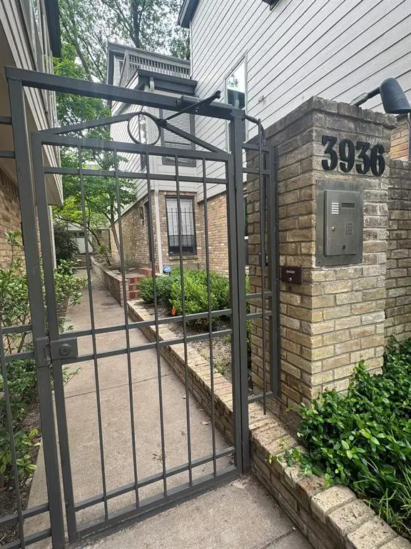 3936 Travis, Dallas, TX 75204