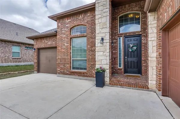 8940 Jewel Flower Drive, Fort Worth, TX 76131