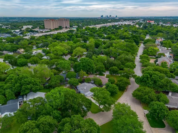 6304 Locke Avenue, Fort Worth, TX 76116