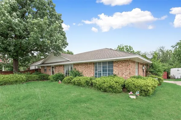 1308 N Kaufman Street, Ennis, TX 75119