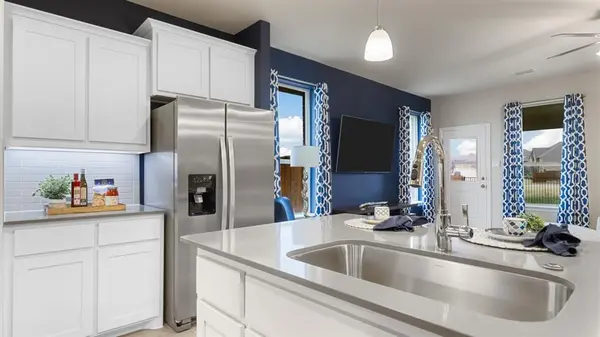 1917 CHEROKEE Lane, Cleburne, TX 76033