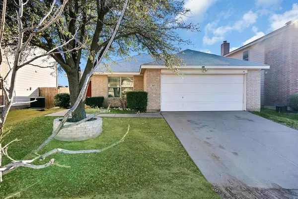 317 Dakota Ridge Drive, Fort Worth, TX 76134