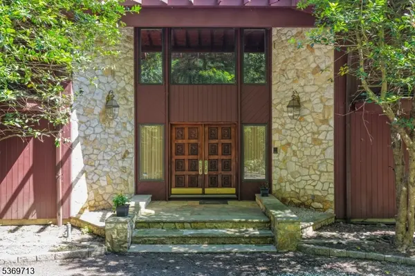 15 Long Hill Rd, Harding Twp., NJ 07920