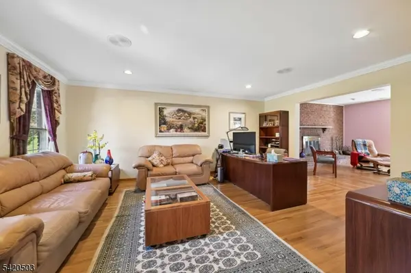 407 Mountain Way, Parsippany-troy Hills Twp., NJ 07950