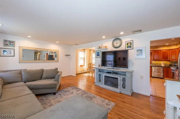 5 Abbey Ln, Pequannock Twp., NJ 07444