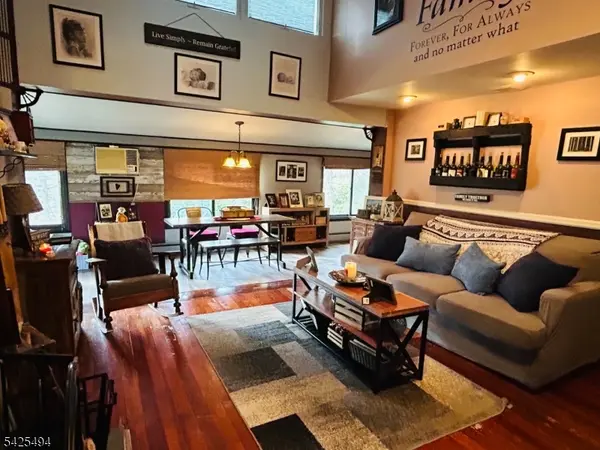 69 Lindys Dr, West Milford Twp., NJ 07480