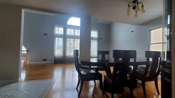 582 Broad St #1, Carlstadt Boro, NJ 07072