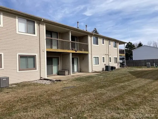 30783 Hidden Pines LN, Roseville, MI 48066