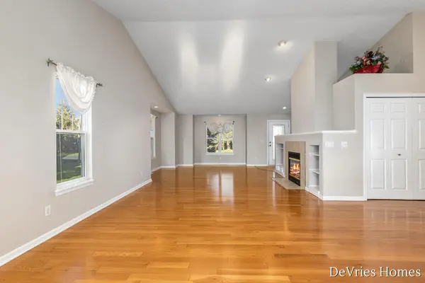 3774 Rain Tree AVE #9, Jamestown Twp, MI 49426