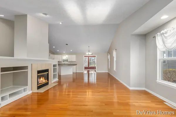 3774 Rain Tree AVE #9, Jamestown Twp, MI 49426