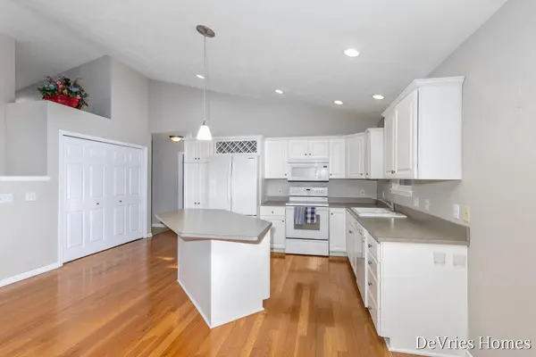 3774 Rain Tree AVE #9, Jamestown Twp, MI 49426