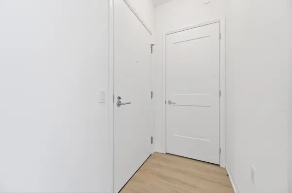 50 Dunfield AVE #1720, Toronto C10, ON M4S 0E4