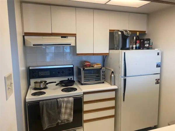 99 Harbour SQ #3005, Toronto C01, ON M5J 2H2